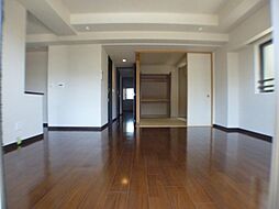 プレサンス京都一乗寺 3LDKのリビング/ダイニング