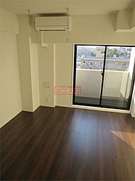 ＳＱＵＡＲＥ　ＣＩＴＹ　ＴＳＵＲＵＭＩ　ＲＩＶＥＲＳＩＤＥ 604 6階1Kのリビング/ダイニング