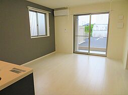 シャイン・ヒルズ　2番館 103 1階1LDKのリビング/ダイニング