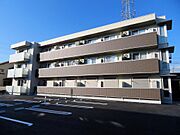小山駅より徒歩11分 築4年9ヶ月 3階建の賃貸物件