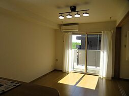 思川レジデンス 105 1階1LDKのリビング/ダイニング