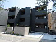 小山駅より徒歩6分 築1年2ヶ月 3階建の賃貸物件
