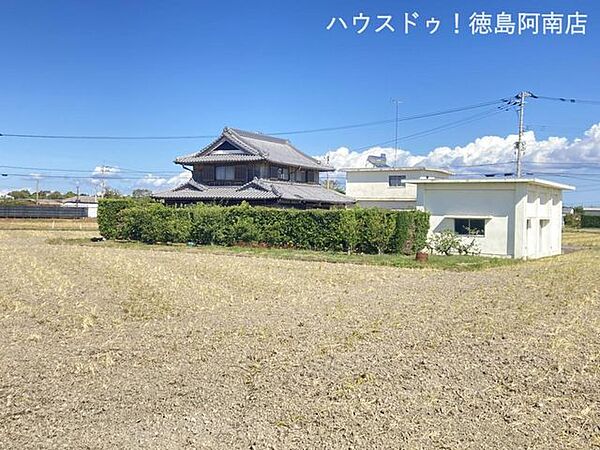 周りに家がないので日当たり良好です！