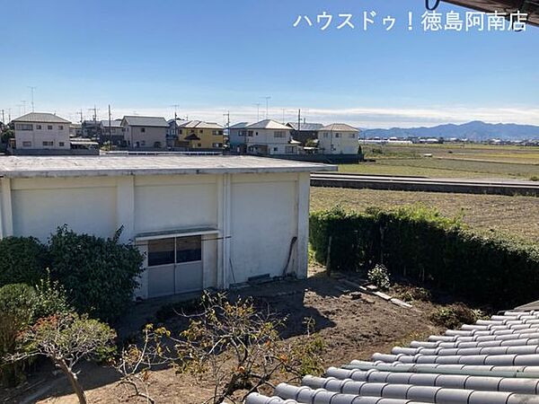 2階からの風景です。のどかな風景が見られます。