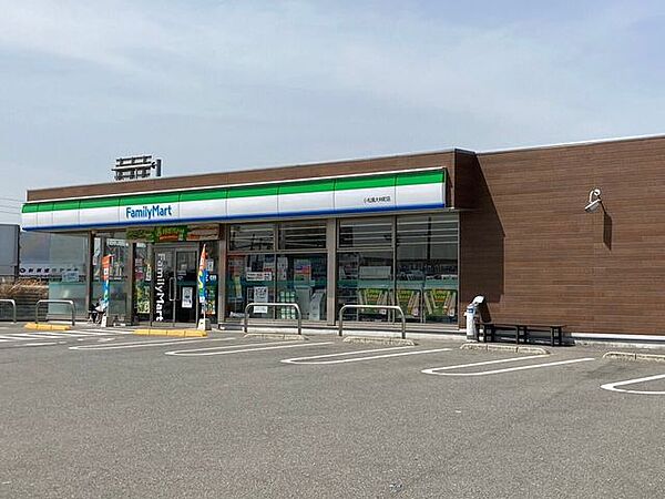 ファミリーマート小松島大林町店 805m