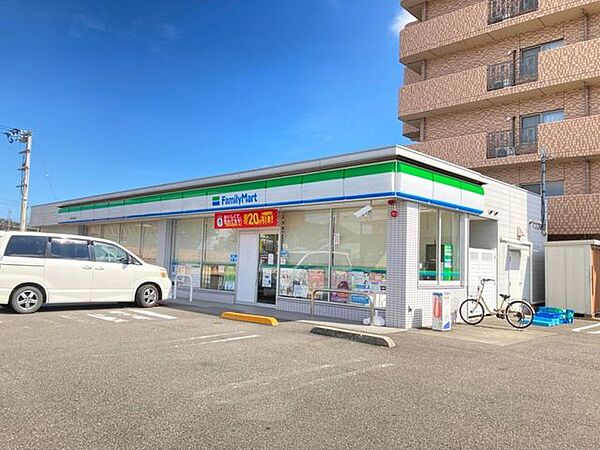 ファミリーマート小松島松島町店 1210m