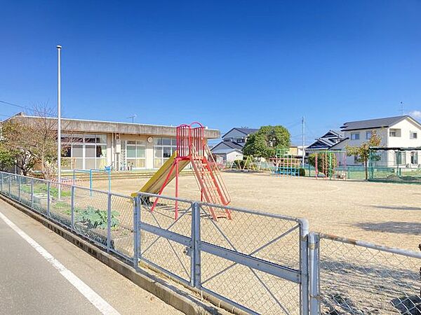 横見幼稚園 695m