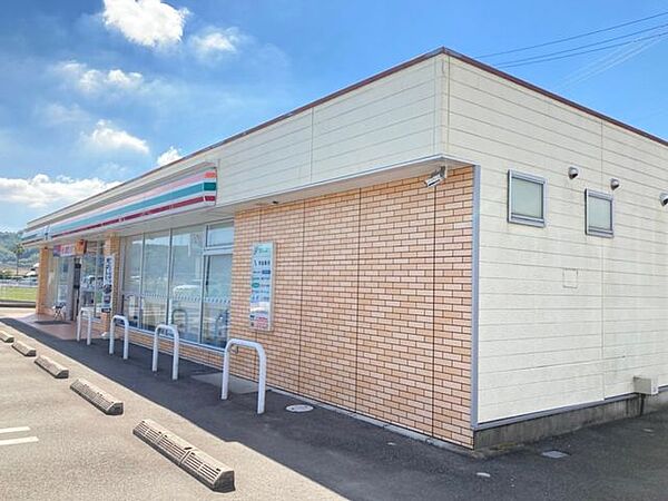 セブンイレブン小松島田野町店 213m