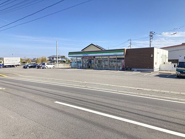 コンビニ ファミリーマート小松島和田島店 17m