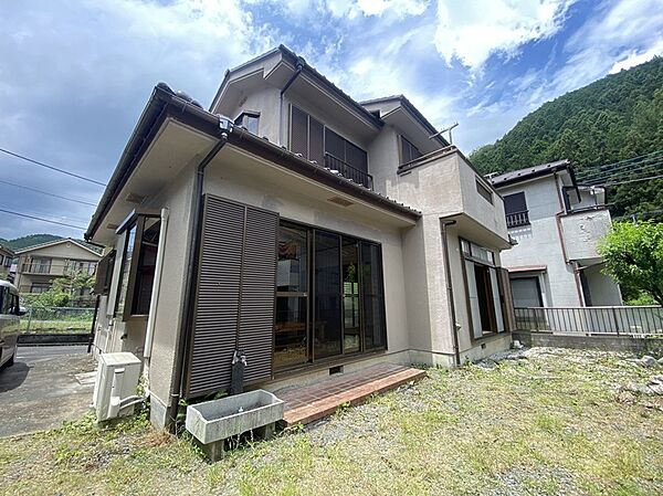 detached 埼玉県飯能市大字中藤中郷

地図を見る