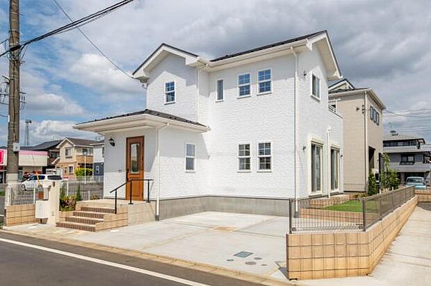 西武秩父線「東飯能」駅まで徒歩7分、周辺環境に恵まれ、利便性と豊富な自然を兼ね備える飯能で暮らす新邸宅。