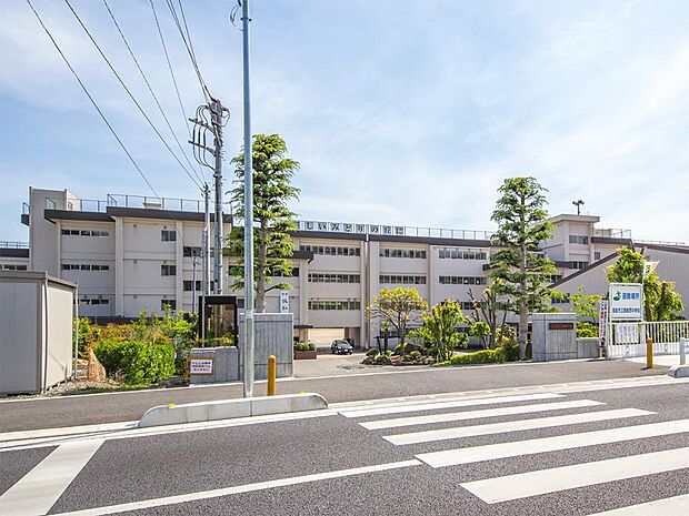 飯能市立飯能西中学校(782m)