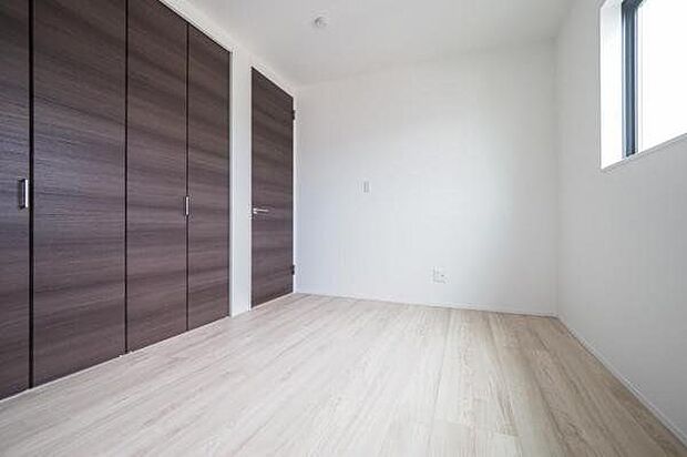 ■洋室／各所各室に収納空間を設けました。各所に収納がある事によって、物が散乱しにくくなり、生活空間を広々と使うことができます。