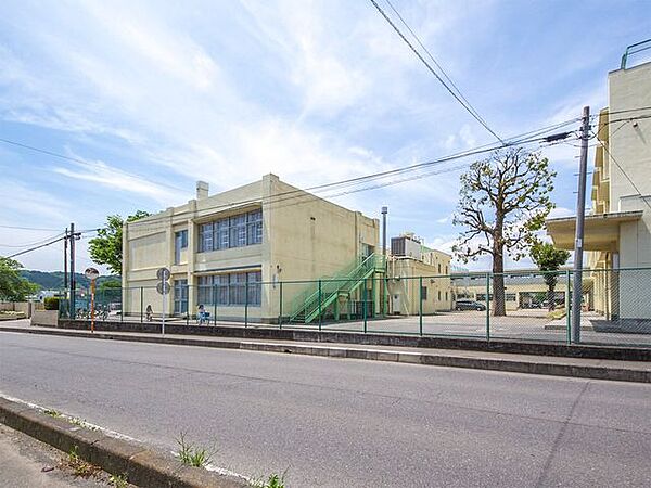 飯能市立加治小学校 1040m