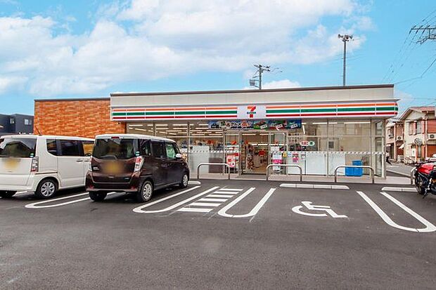 セブン-イレブン 飯能東町店 159m