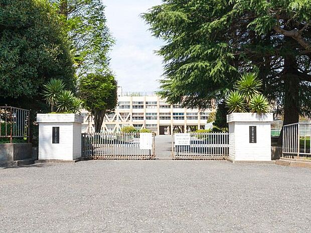 青梅市立第三小学校 920m
