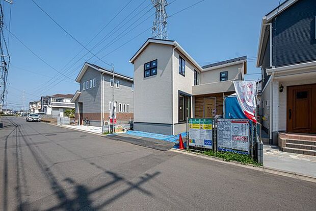 カースペース2台可能、南向き大型ワイドバルコニーに屋外電源・屋外水栓・屋外ライト設置