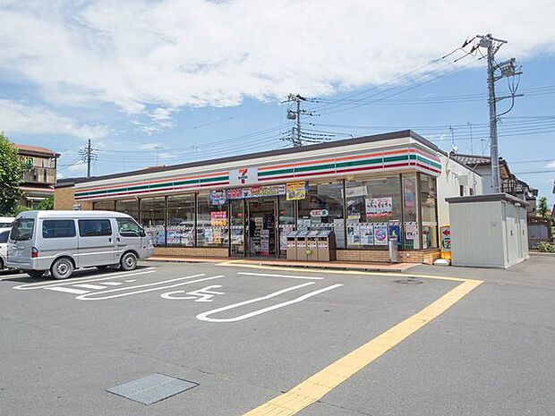 セブンイレブン飯能双柳東店 徒歩11分。 840m