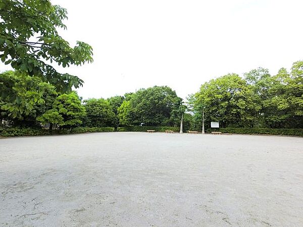 永田台中央公園 徒歩18分。 1420m