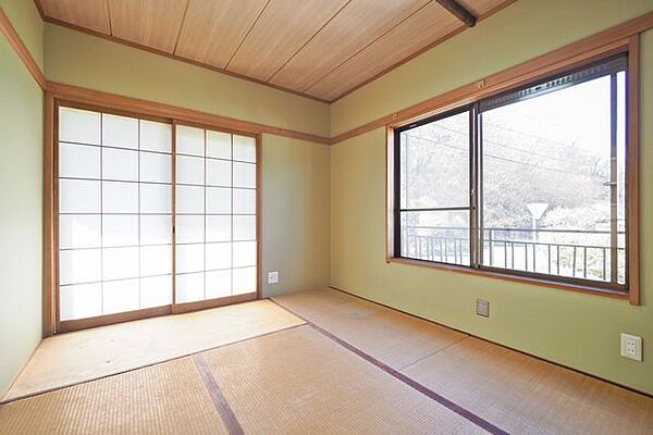 ■和室／い草の香りが落ち着く和室です。