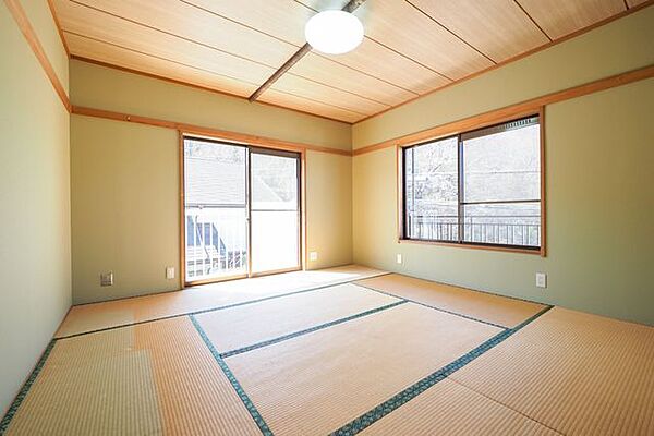 ■和室／い草の香りが落ち着く和室です。