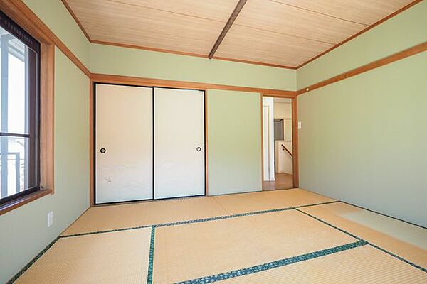 ■和室／い草の香りが落ち着く和室です。