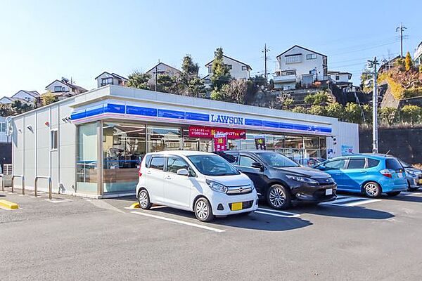 ローソン日高武蔵台店 411m