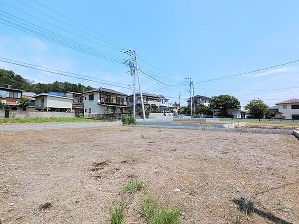 現地外観／建築条件付き土地ではありません。注文住宅用地としてお好きなハウスメーカー、工務店にて建築可能です。