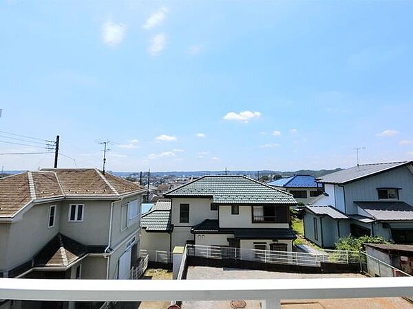■バルコニー／南向きに面し、暖かな陽ざしが降り注ぐバルコニー