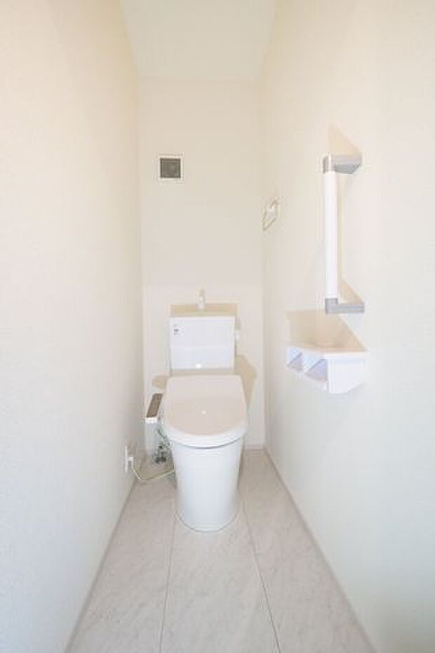 ■トイレ/ウォシュレット付き温水洗浄トイレです。※各階に設置済。