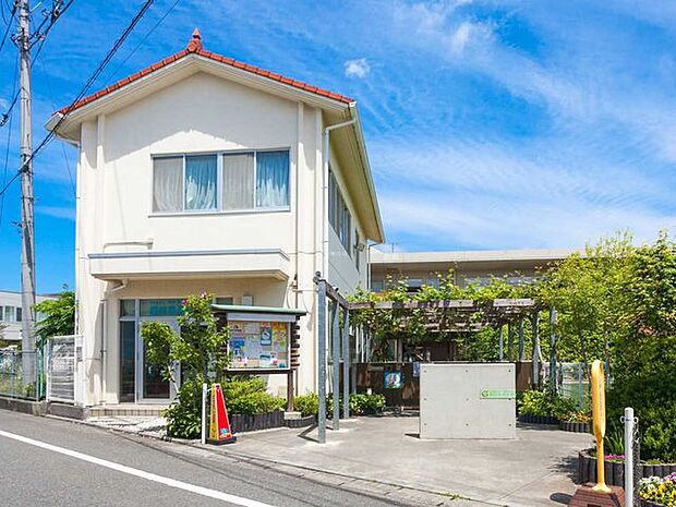 新町東保育園 徒歩11分。 860m