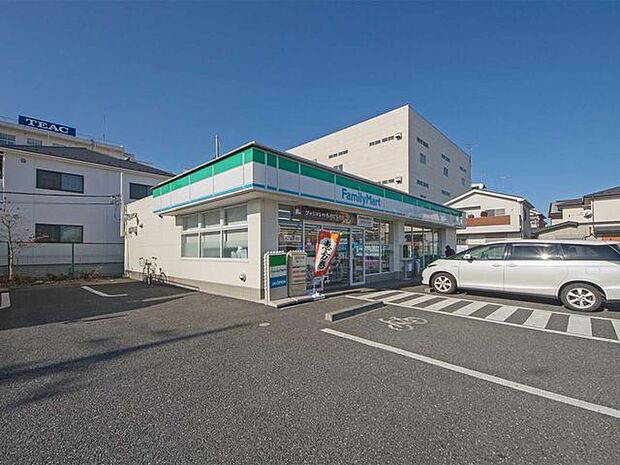 ファミリーマート青梅新町八丁目店 徒歩11分。 850m