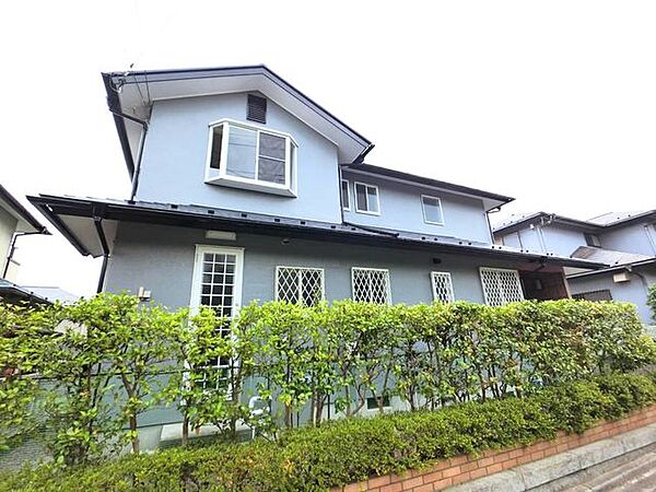 土地約63坪のゆとりある敷地に佇む、存在感あふれる5LDK住宅。
