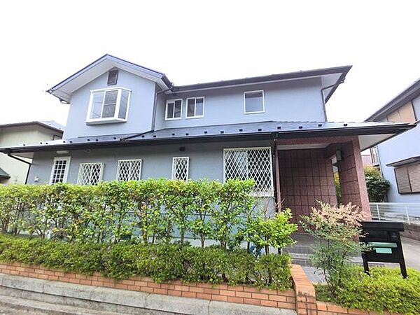 南側に広がるお庭付き。陽当たりの良い開放的な住まいです。