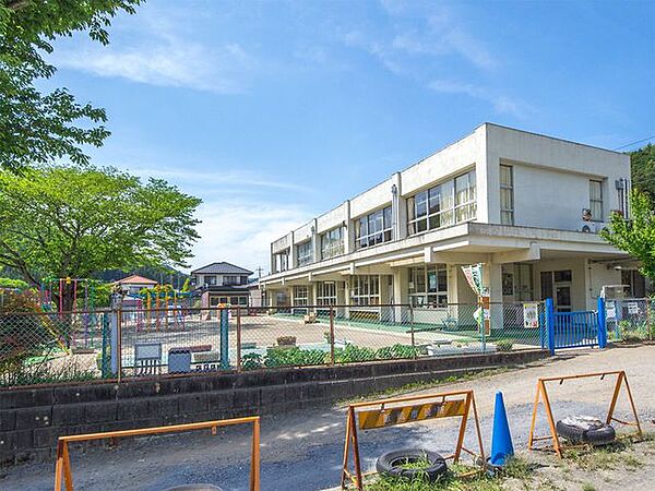 飯能市立第二区保育所 徒歩25分。 1930m