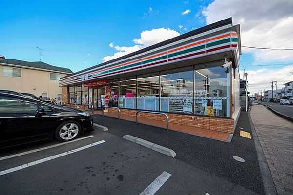 セブンイレブン入間下藤沢店 570m