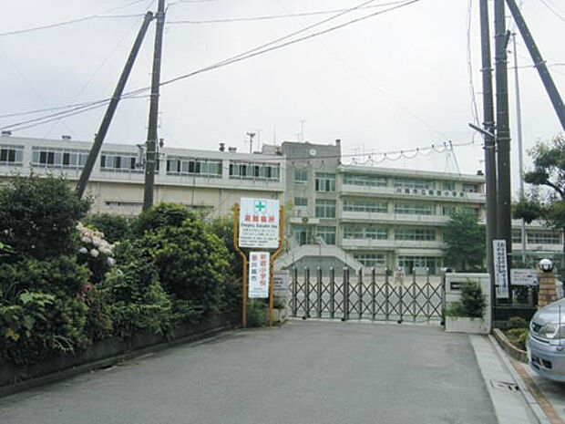 川越市立新宿小学校（771m）