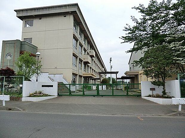 川越市立広谷小学校 徒歩10分。 730m