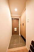 玄関　人感センサー付き