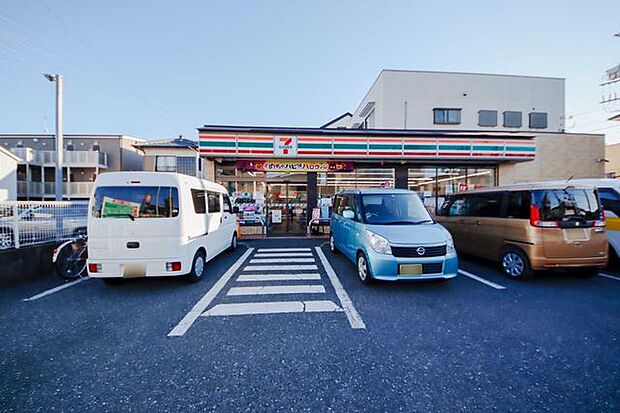 セブンイレブン川越仙波町2丁目店 徒歩8分。 640m