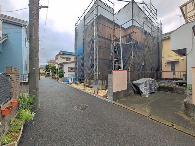 前面道路含む外観(現況)