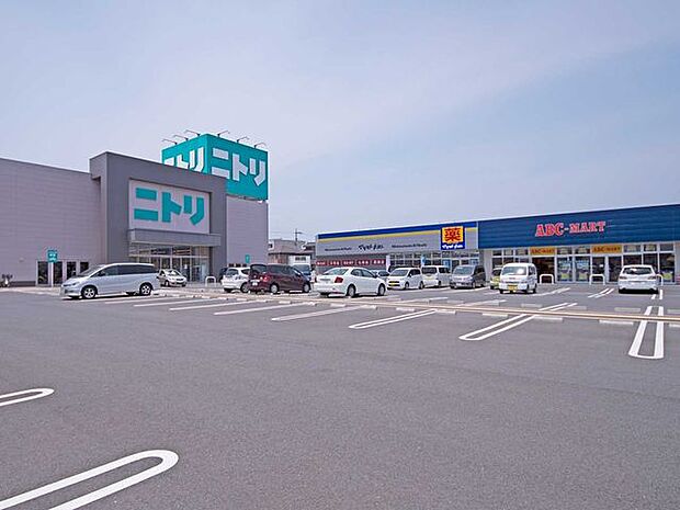 ニトリ川越店 徒歩9分。 710m