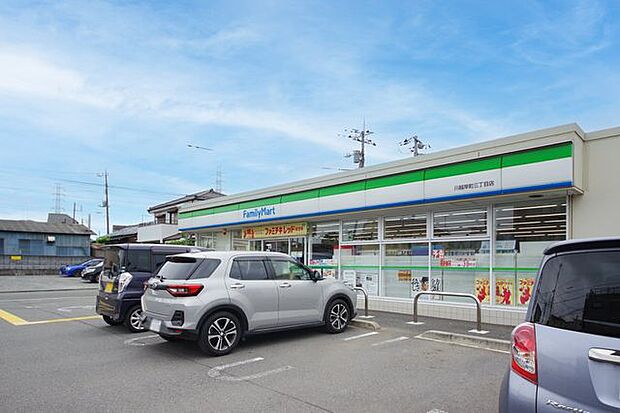 ファミリーマート川越岸町三丁目店 徒歩1分。 70m