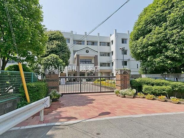 川越市立城南中学校 徒歩9分。 670m