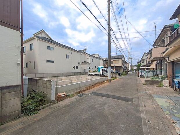 前面道路含む外観(現況)