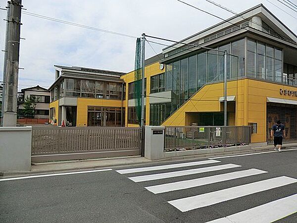 ひまわり南幼稚園 徒歩13分。 1000m