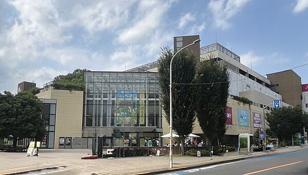 イオンモール多摩平の森 300m