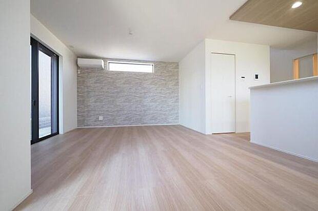 【　LDK　／　17帖　】