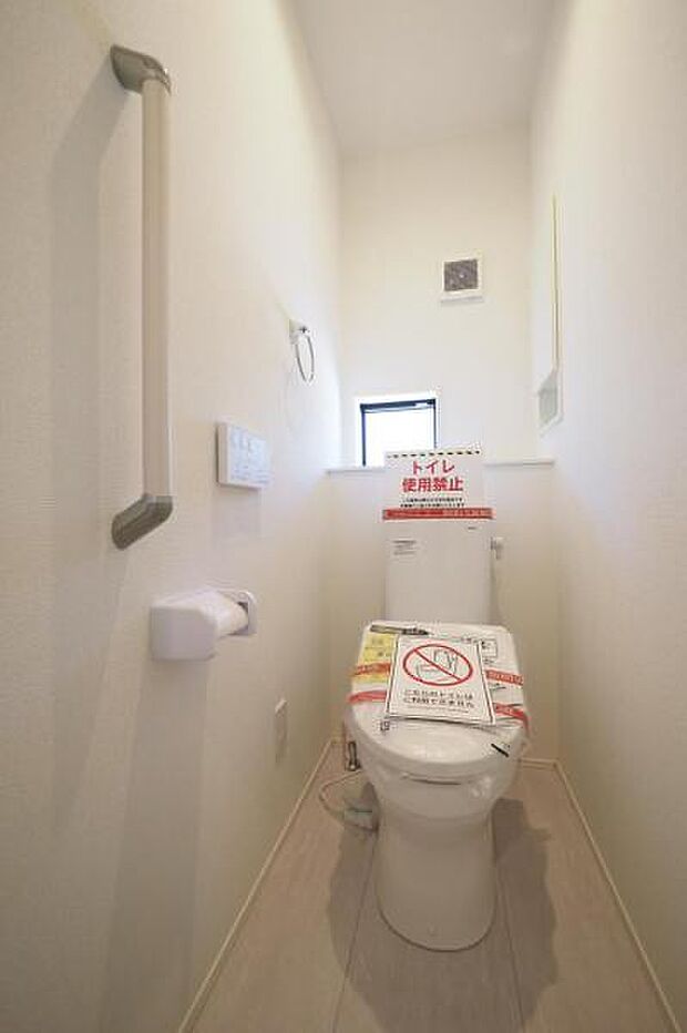 【　トイレ　／　1階　】