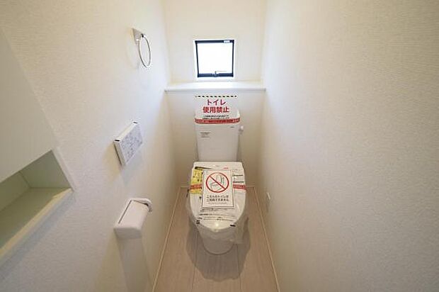 【　トイレ　／　2階　】